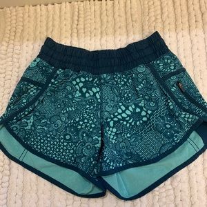 Lululemon Tracker Shorts- Size 4